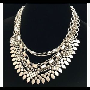 Stella and dot silver Sutton necklace